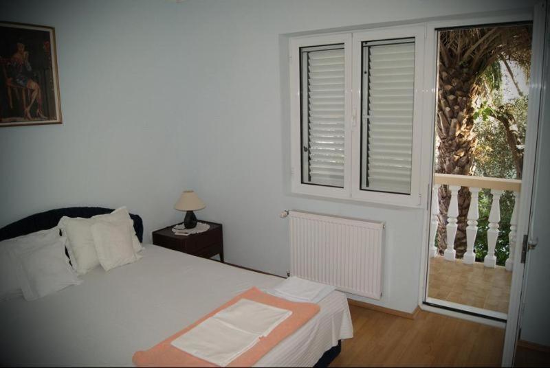 Guest House Ratko Rafailovici Exterior photo