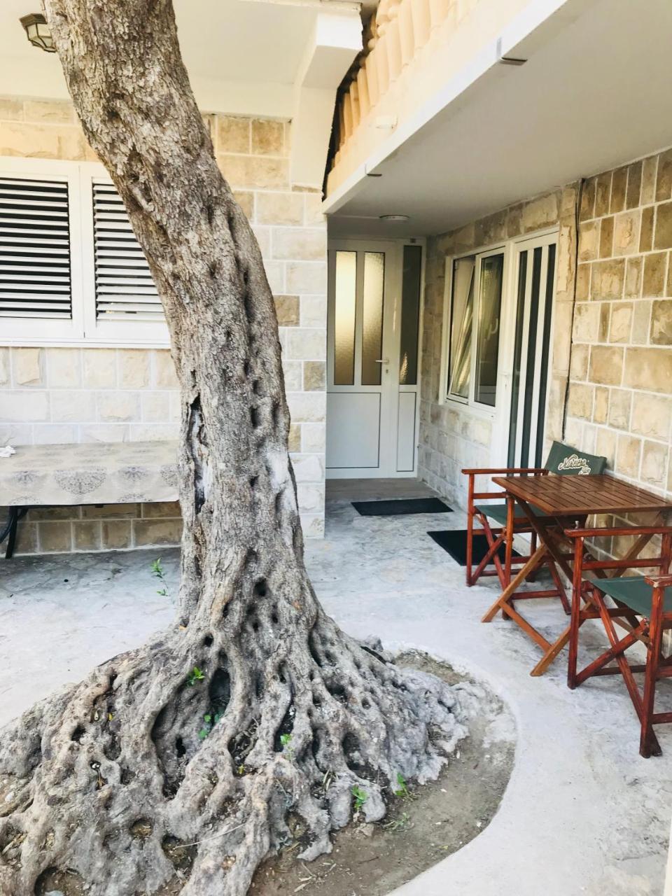 Guest House Ratko Rafailovici Exterior photo